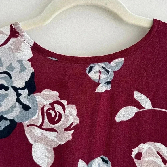 Mud Pie Floral Tunic with V-Neck Lace Up, Wine Berry Color Blouse, Size Small - Picture 16 of 16